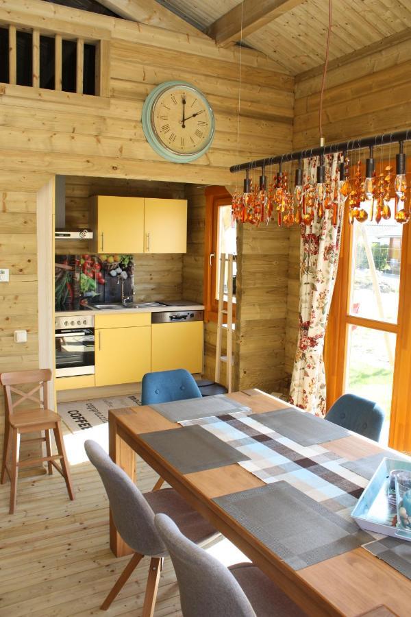 Villa Emilia - Gemuetliches Kinderfreundliches Blockhaus Mit Umzaeuntem Garten Синт-Анналанд Экстерьер фото