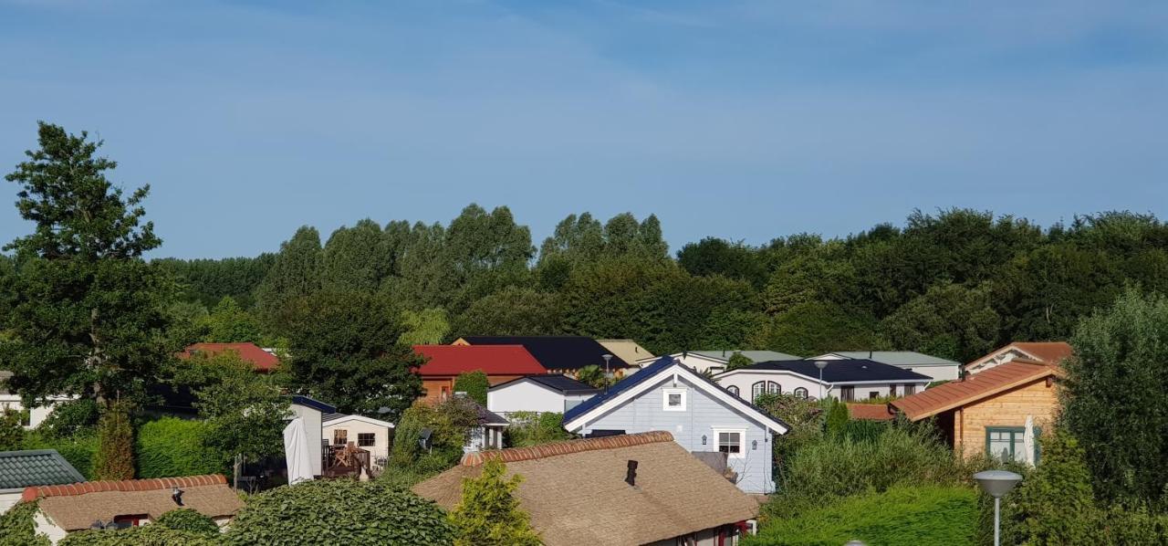 Villa Emilia - Gemuetliches Kinderfreundliches Blockhaus Mit Umzaeuntem Garten Синт-Анналанд Экстерьер фото