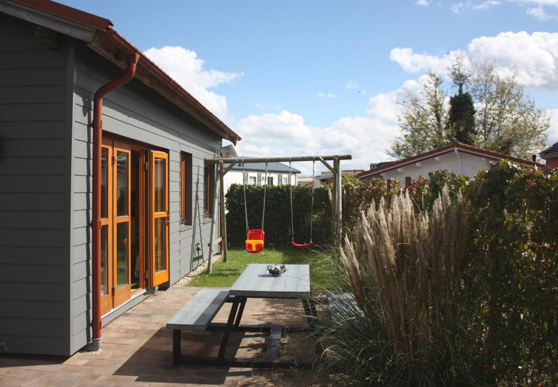 Villa Emilia - Gemuetliches Kinderfreundliches Blockhaus Mit Umzaeuntem Garten Синт-Анналанд Экстерьер фото